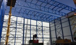 ¿Cómo elevar estructuras complejas en módulos de 14 Toneladas?”